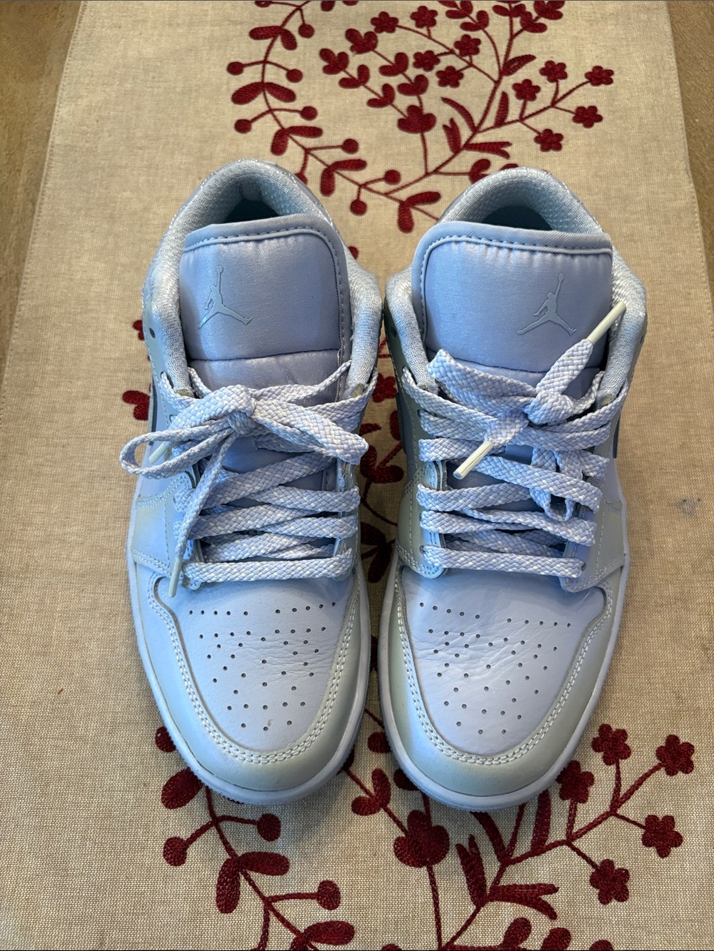 Jordan Woman’s Lilac silver Low-Top Sneakers